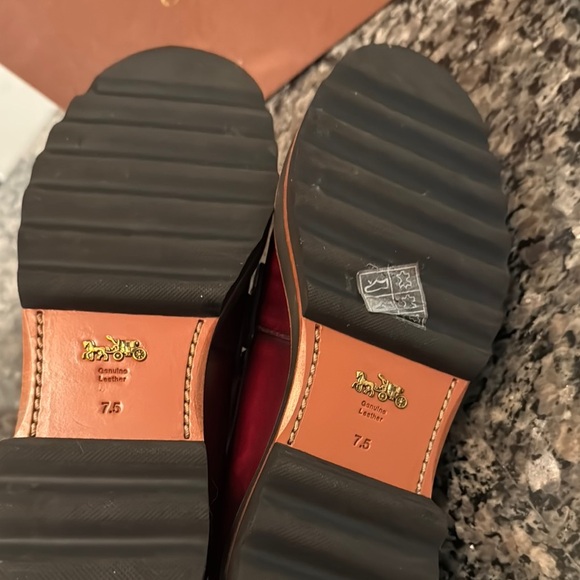 Coach Women’s Burgundy leather Loafers NWOT 7.5 - Picture 10 of 15